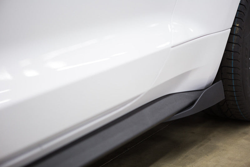 421882 ROUSH 2015-2019 Ford Mustang Black Rocker Winglets